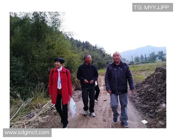 庆祝足球明星生日的精彩瞬间与难忘回忆图片集锦