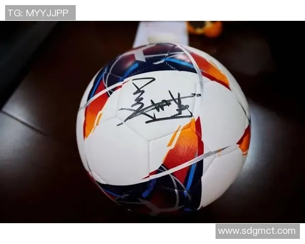 口袋神探与足球明星的签名故事揭秘与精彩瞬间回顾