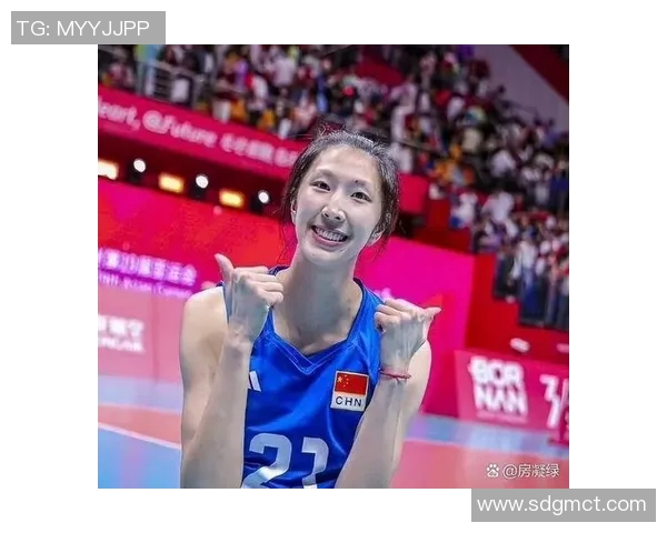 深入了解足球明星背后的女人她们的故事与生活揭秘