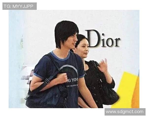 足球明星的孩子们纷纷展示腹肌引发热议健身风潮再度升温