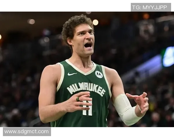 布鲁克洛佩斯：从NBA巨星到篮球智慧的传承者